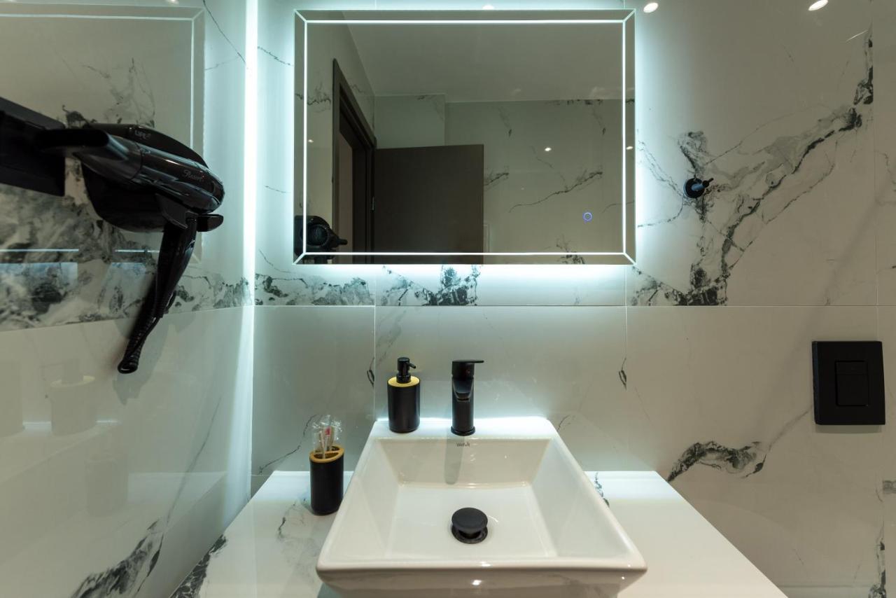 Frourio Lodge Α2 Лариса Екстериор снимка