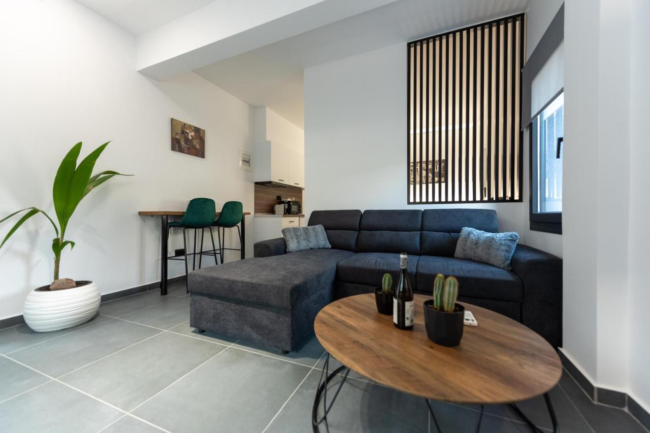 Frourio Lodge Α2 Лариса Екстериор снимка